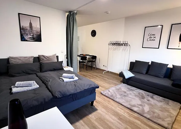 Zentrale Wohlfuehloase Mit Parkplatz